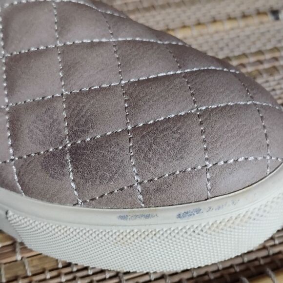 Women's Steve Madden Ecentrcq Quilted Slip-on Sneaker Size 7 - Picture 12 of 15